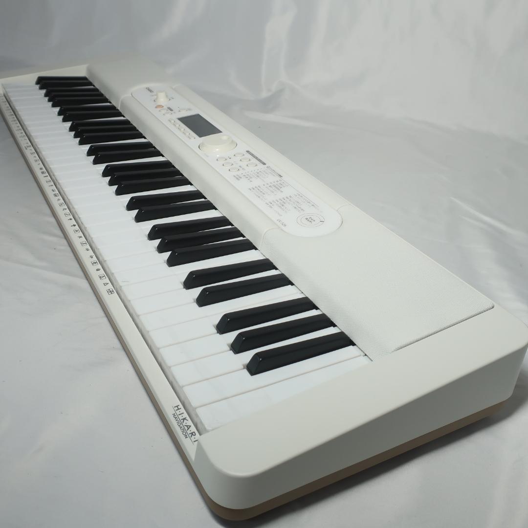 CASIO LK-526 光ナビゲーション キーボード 2022年製 61鍵盤