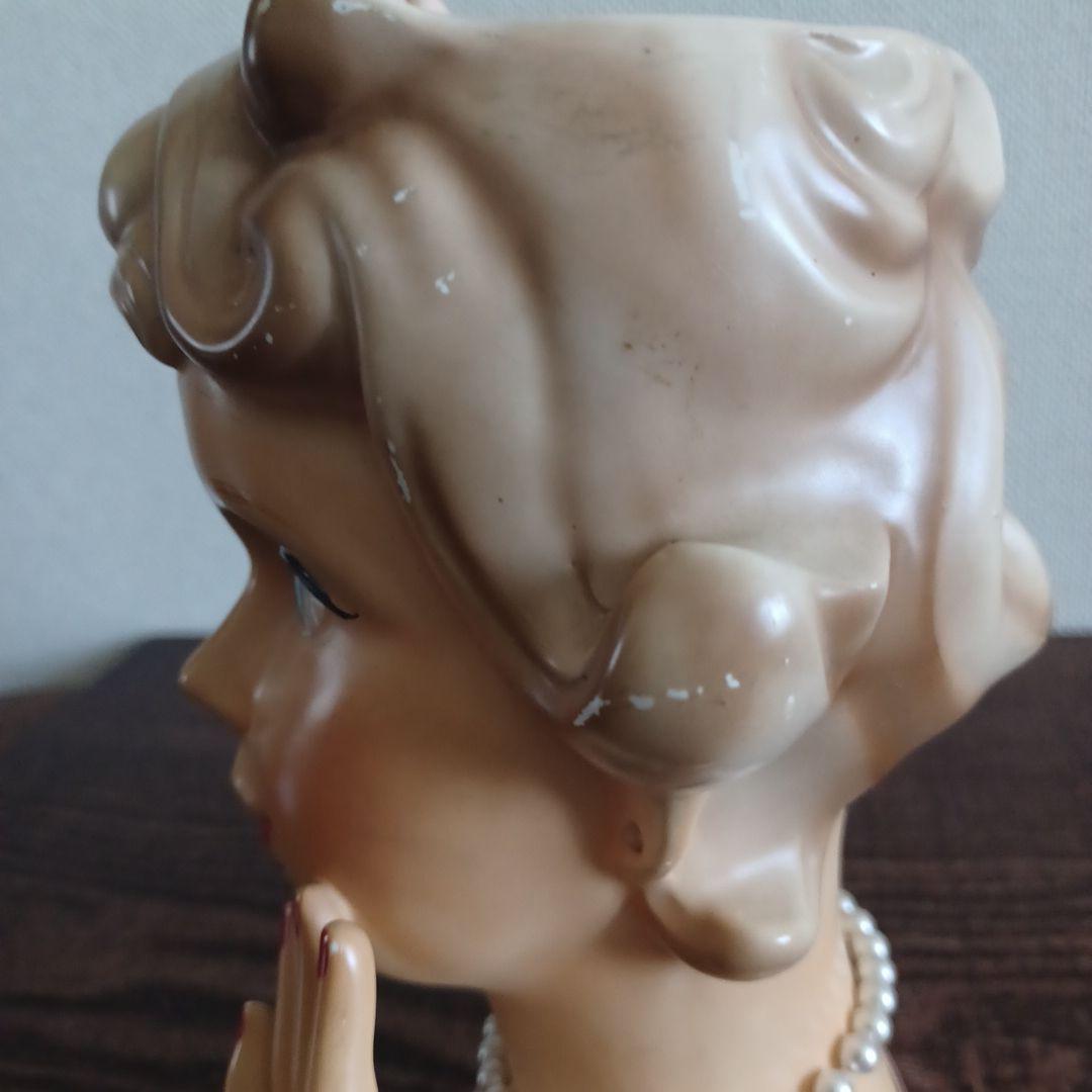 ビンテージ レディヘッドベース 陶器製の置物　ピンクのドレスに頬に手を添えた女性