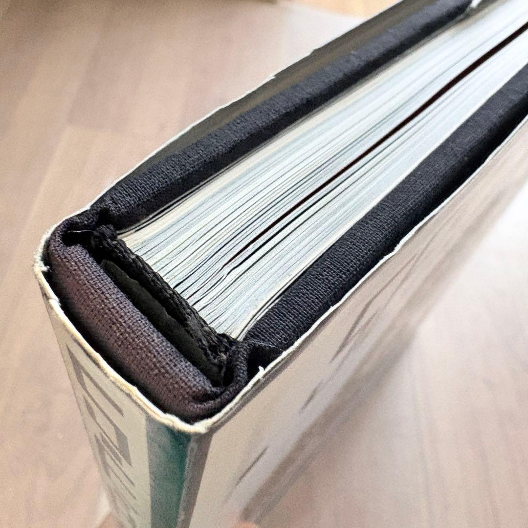 「セルジュ・ルタンス（Serge Lutens）」豪華写真集・箱入り