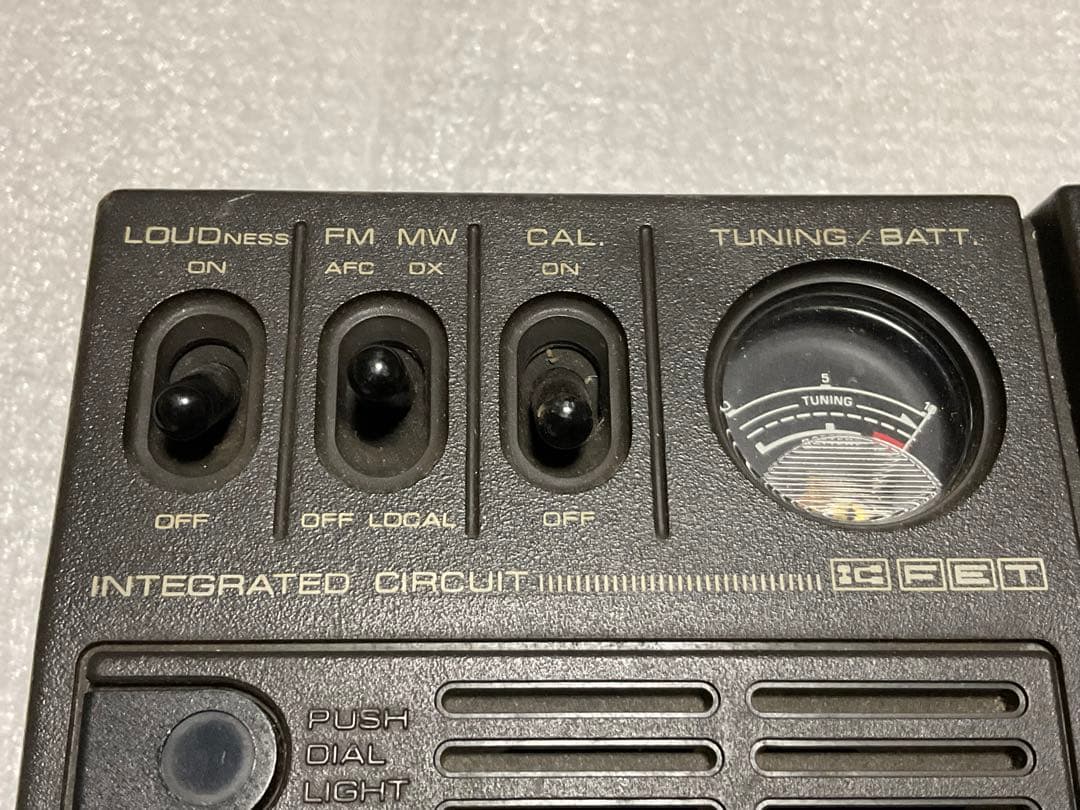 TOSHIBA／TRY X1600。ICラジオ。FM SW MW 3バンド。