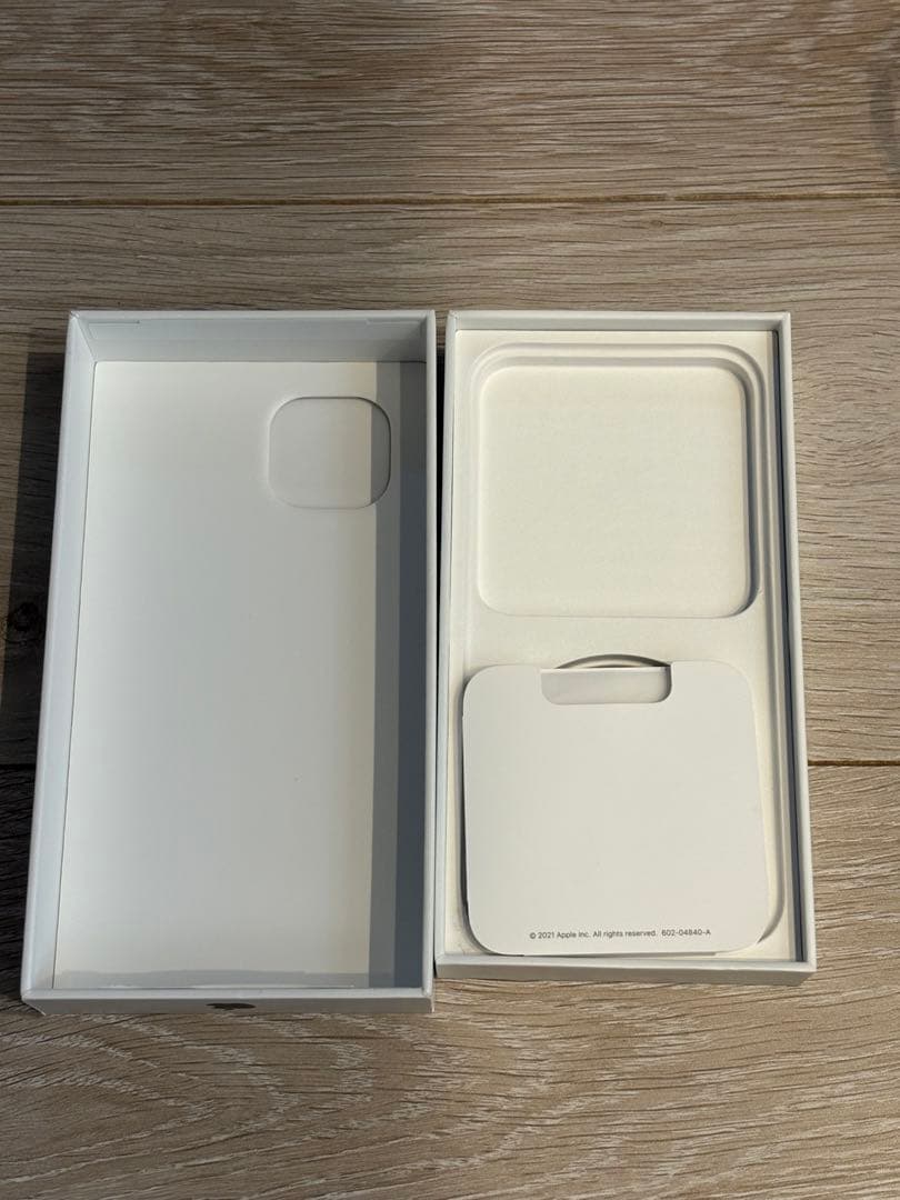 Apple iPhone 13 ミッドナイト 本体　SIMフリー　87%