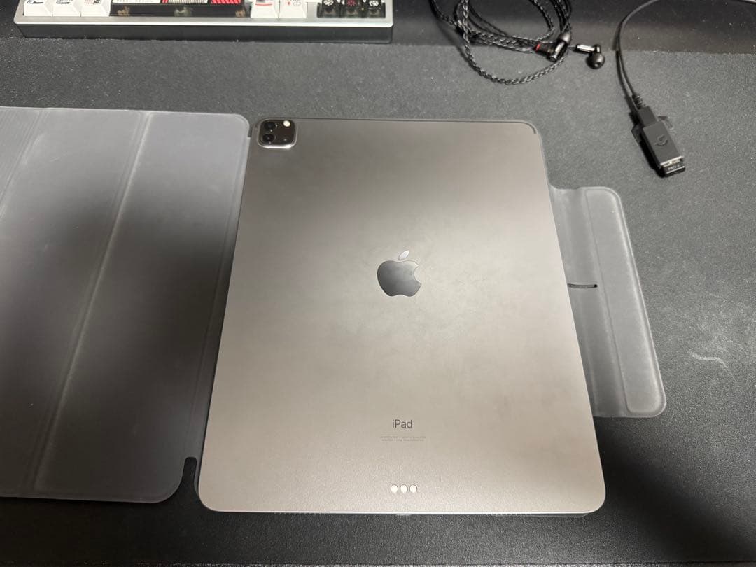 iPad Pro Gen5 12.9インチ カバー付き