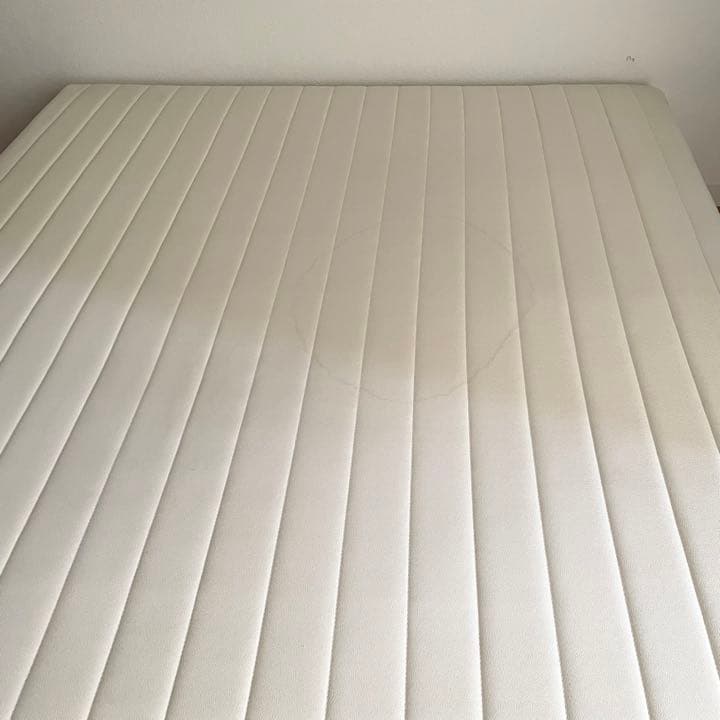 ダブルベッド 脚付き