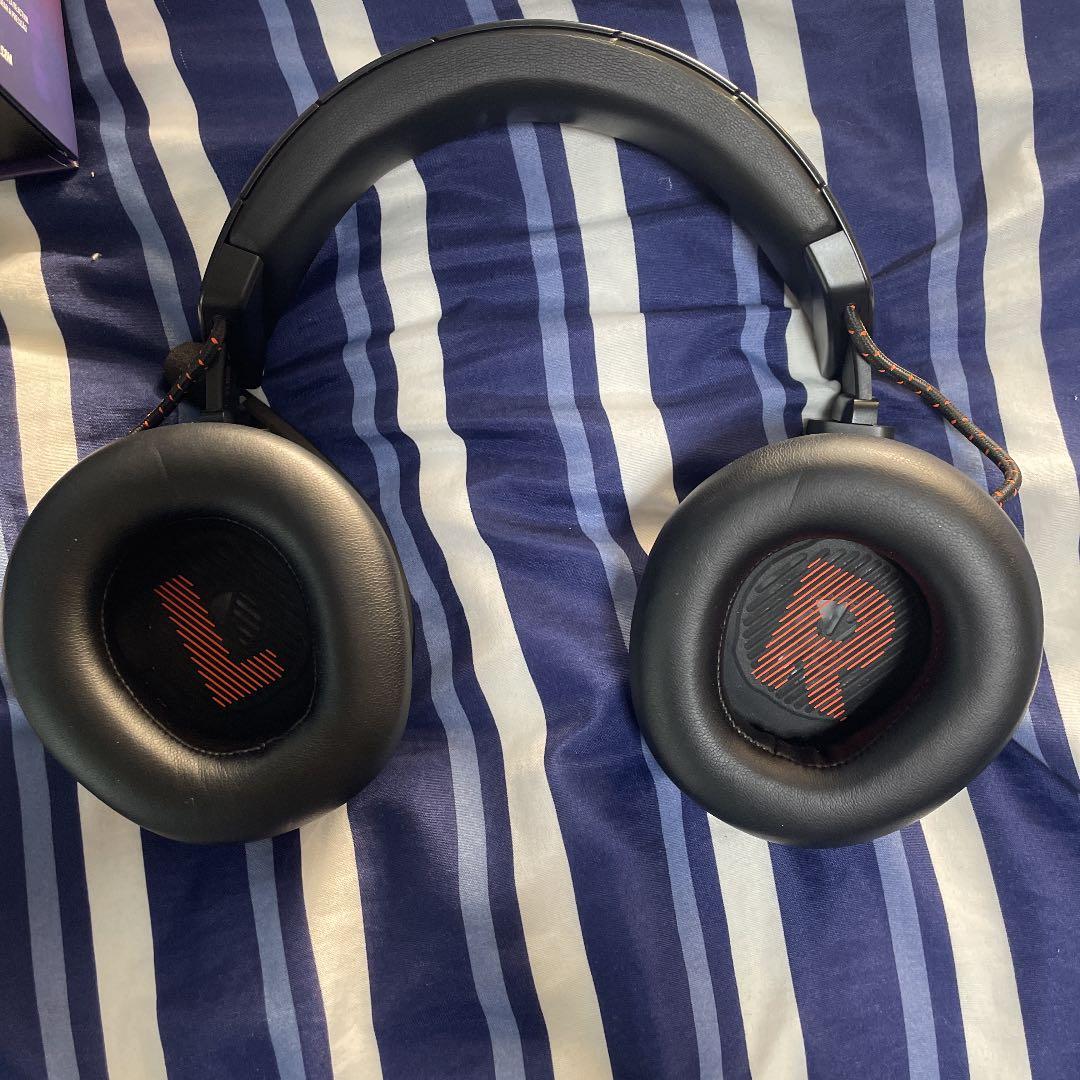 JBL QUANTUM 600 ゲーミングワイヤレスヘッドホン