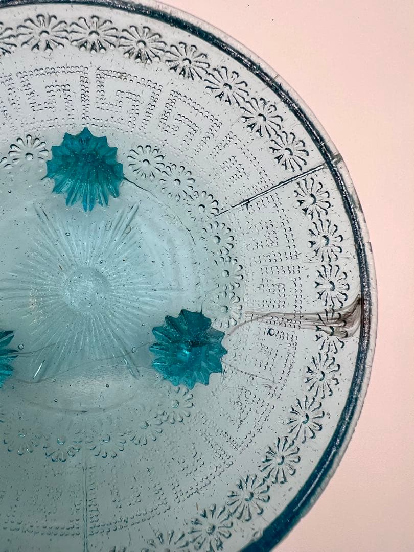型ガラス蓋物　菓子器　キャンディポット　ボンボニエール　ウランガラス　大正ロマン
