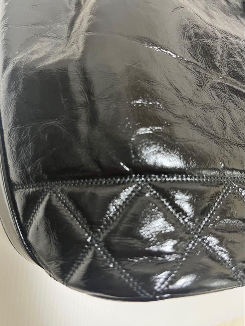 CHANEL シャネル　エナメル巾着型　チェーンショルダーバッグ　30番台