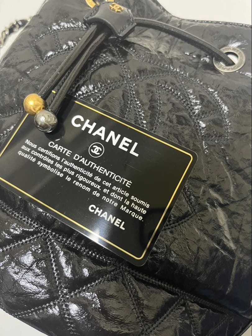 CHANEL シャネル　エナメル巾着型　チェーンショルダーバッグ　30番台
