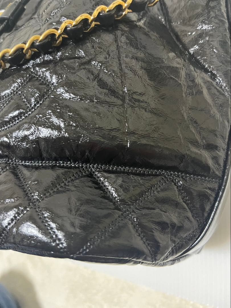 CHANEL シャネル　エナメル巾着型　チェーンショルダーバッグ　30番台