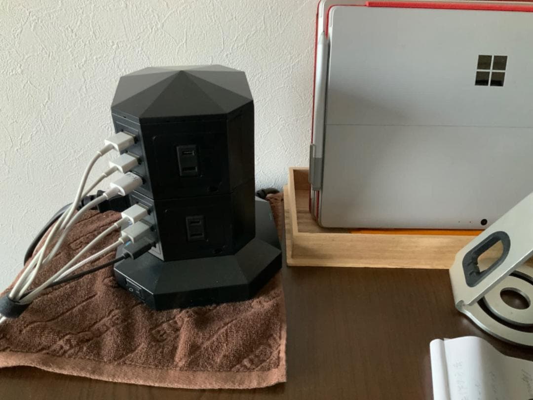 雷ガード 過負荷保護 1500W タワー式電源タップ 縦 8AC 6USB