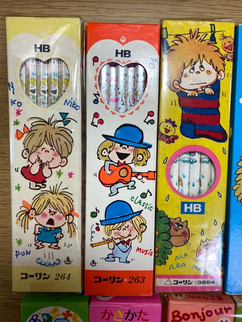 水森亜土　鉛筆まとめ