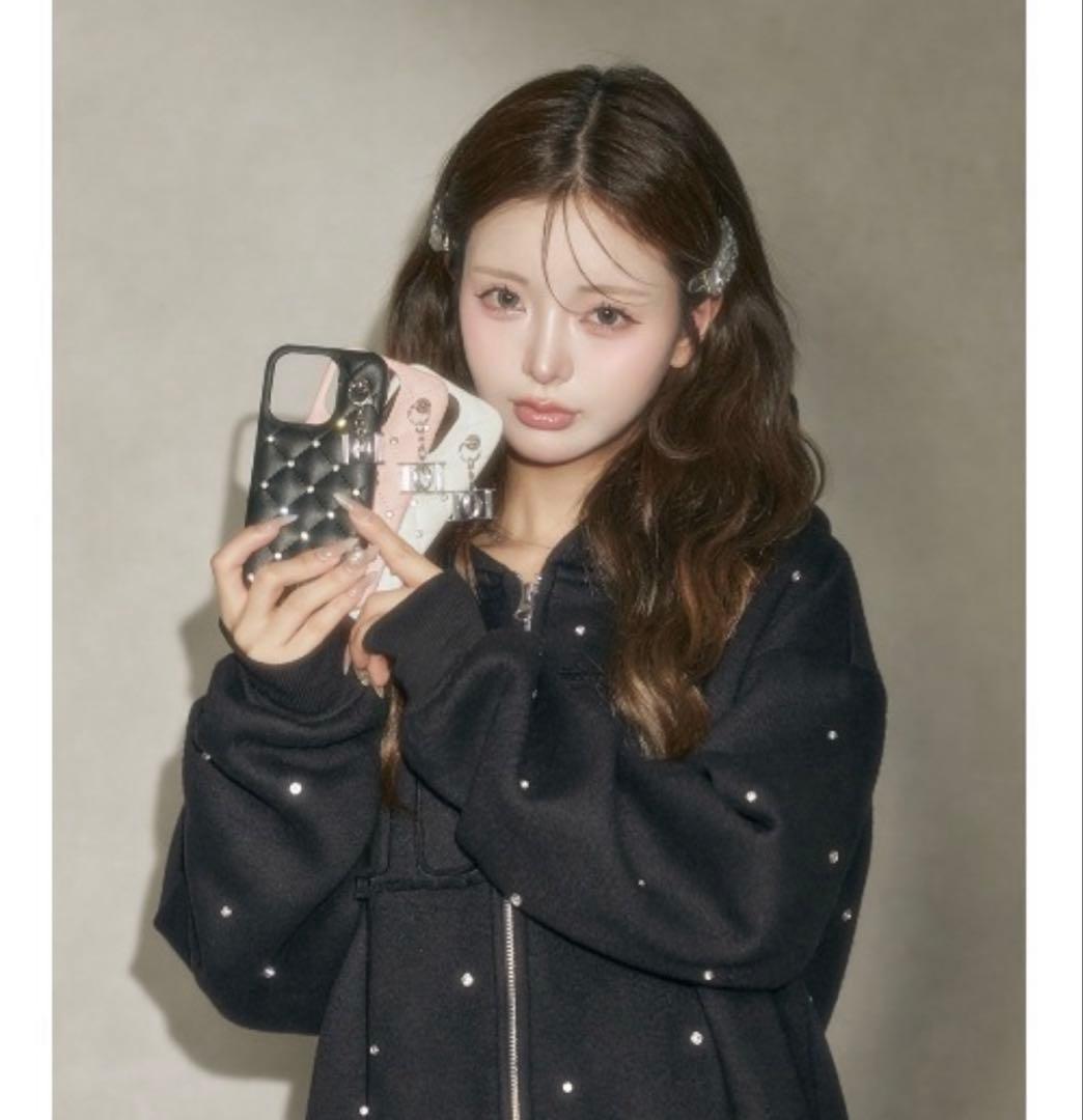 ダーリッチ スマホケースiPhone13/14