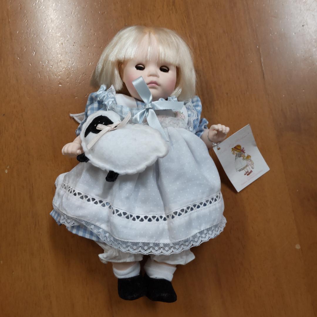 人形　コレクションドール　水色系