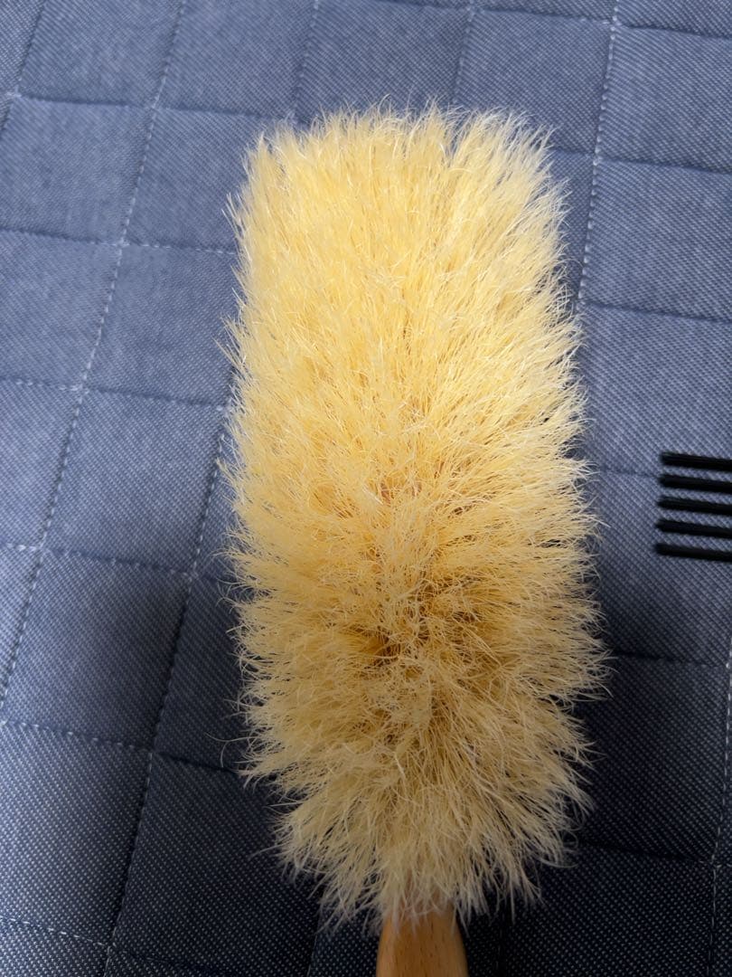 カシミアブラシ　高級洋服のお手入れに最適