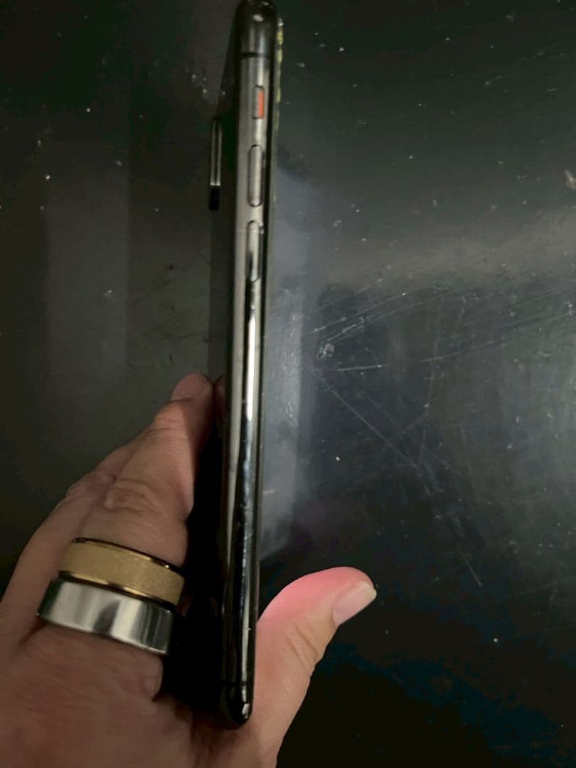 Apple iPhone Xs 本体 256GB 画面傷あり SIMフリー