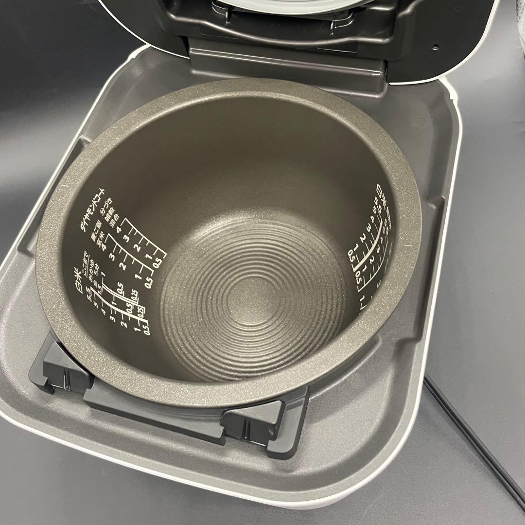 ◯東芝 真空圧力IH炊飯ジャー 5.5合炊き 2025年製 ホワイト