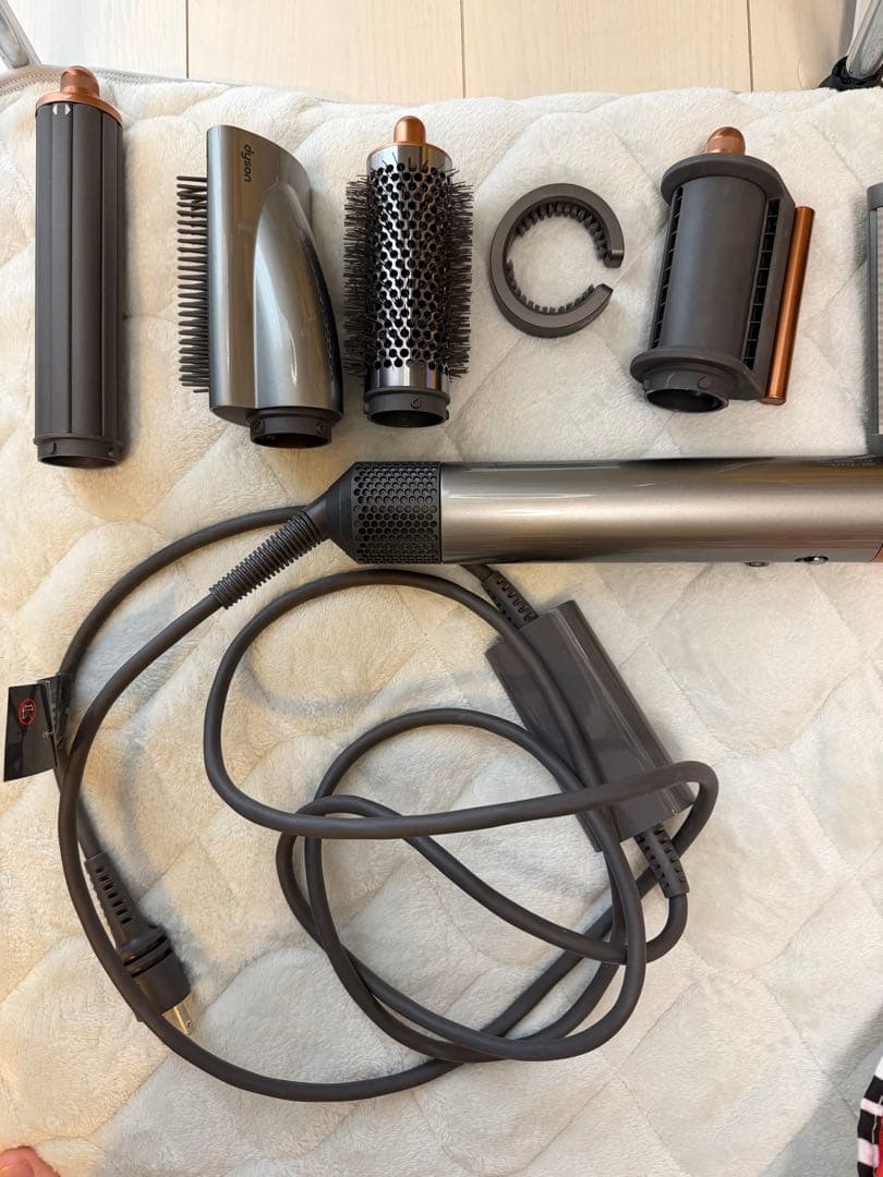 ダイソン　HS05 マルチスタイラー　ニッケル　エアラップ