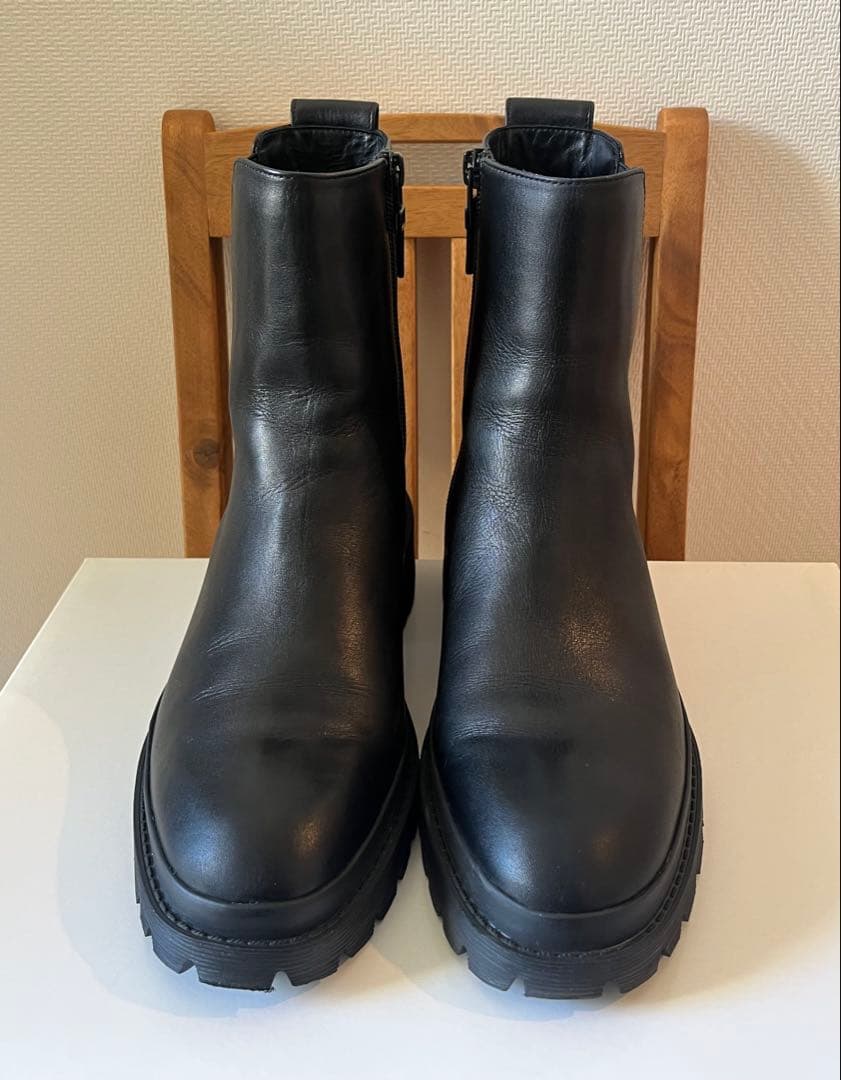 LANVIN en Bleu ブラック レザーサイドゴアブーツ