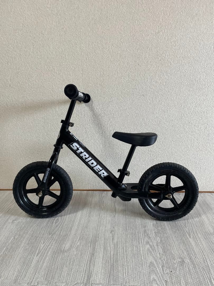 ストライダー 12インチ スポーツタイプ ブラック