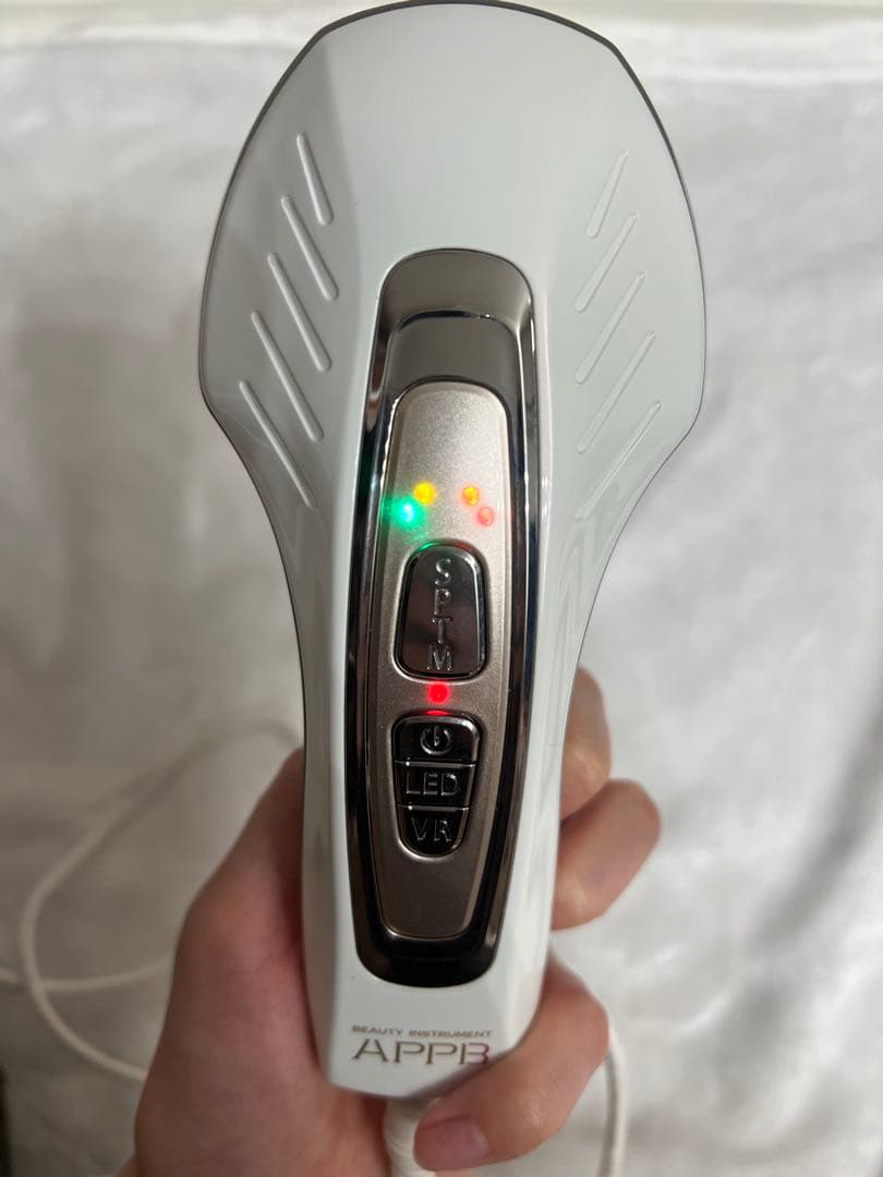 セプテム　アップビー美顔器 APPB ホワイト 充電器・ポーチ・箱付き