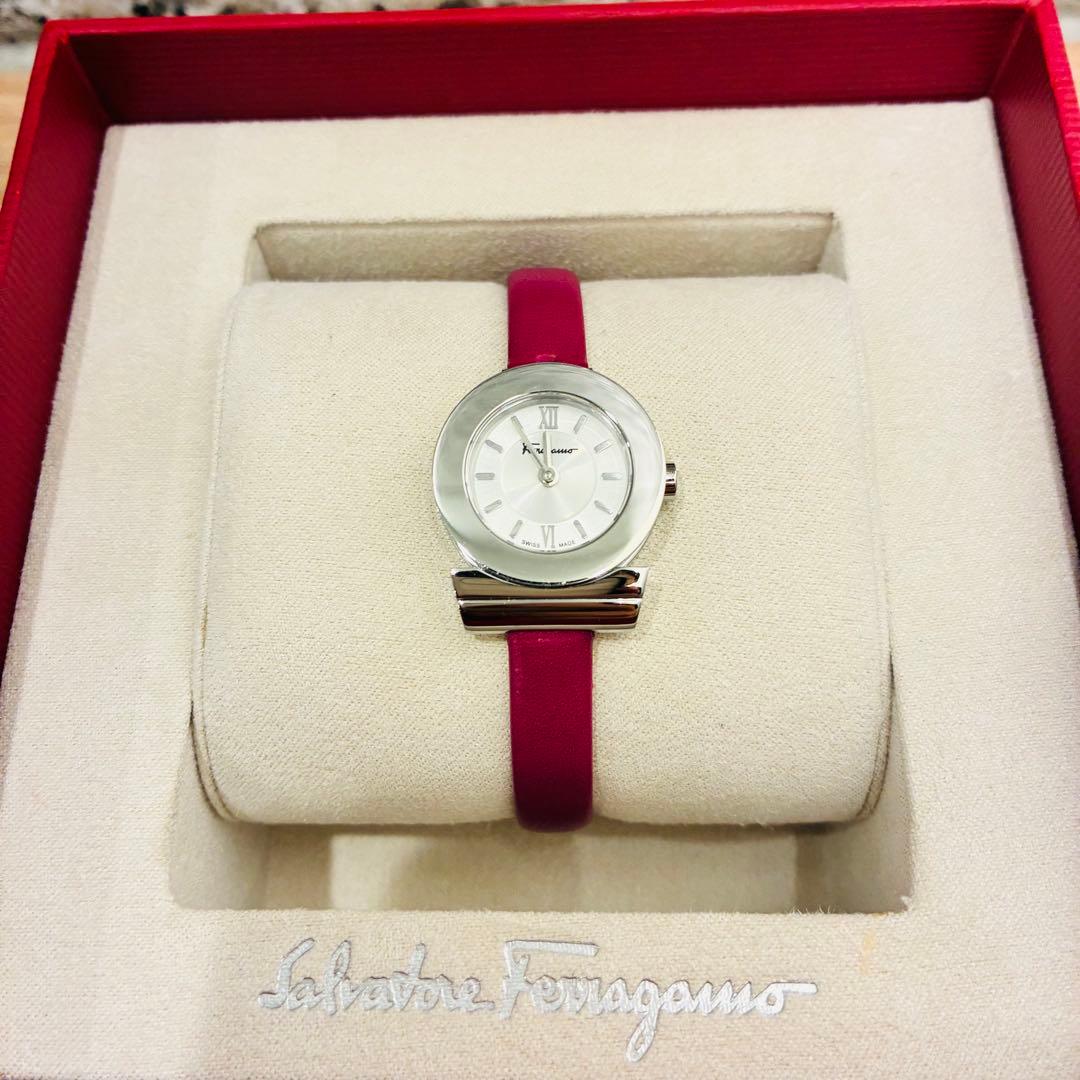 Salvatore Ferragamo フェラガモ ガンチーニ 時計 シルバー