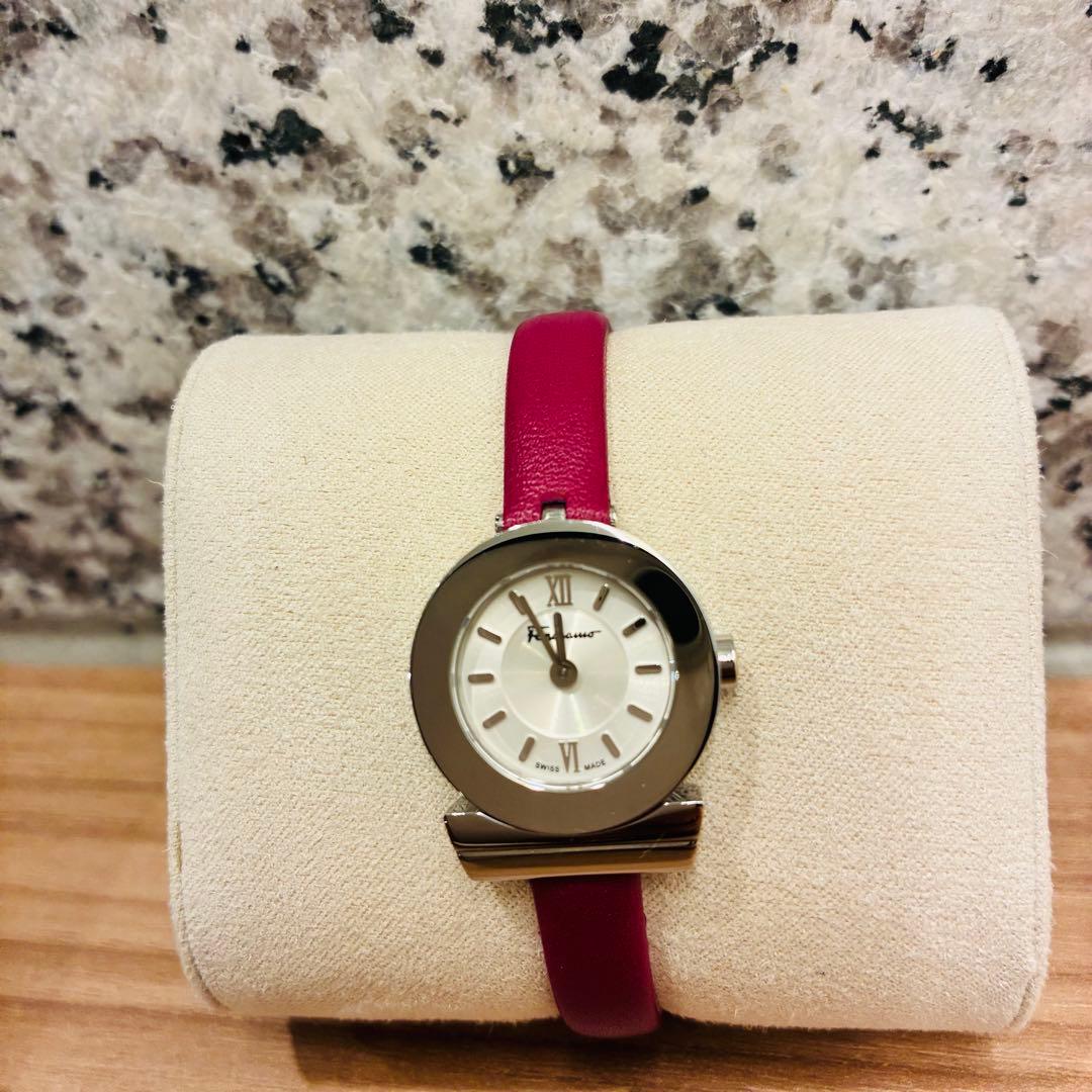 Salvatore Ferragamo フェラガモ ガンチーニ 時計 シルバー