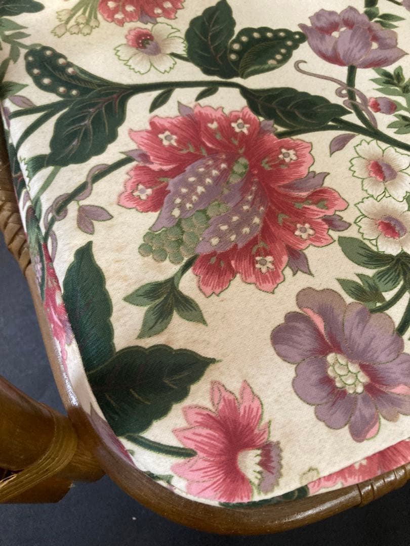 ラタン 回転チェア2脚＆ガラステーブルセット 花柄クッション付き 籐家具