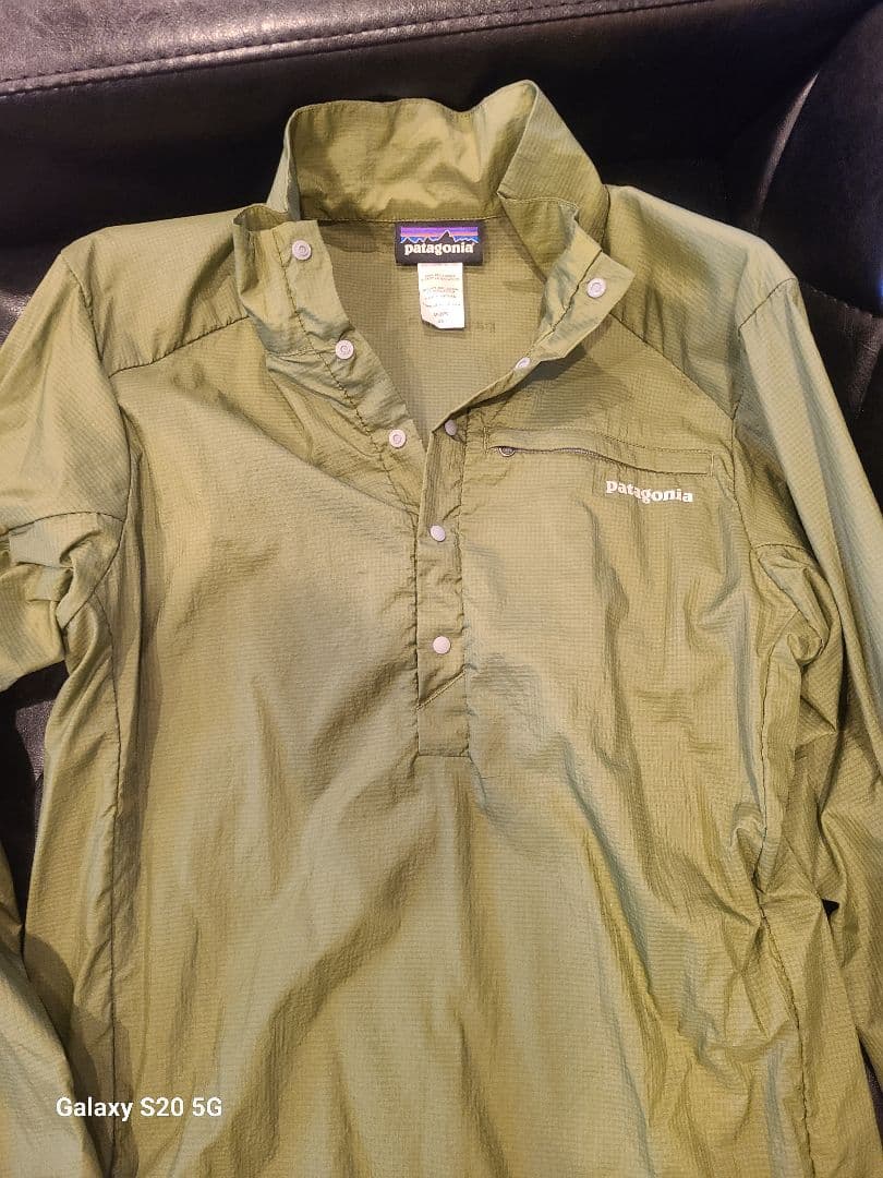 未使用　patagonia メンズ ナイロンジャケット XS オリーブグリーン