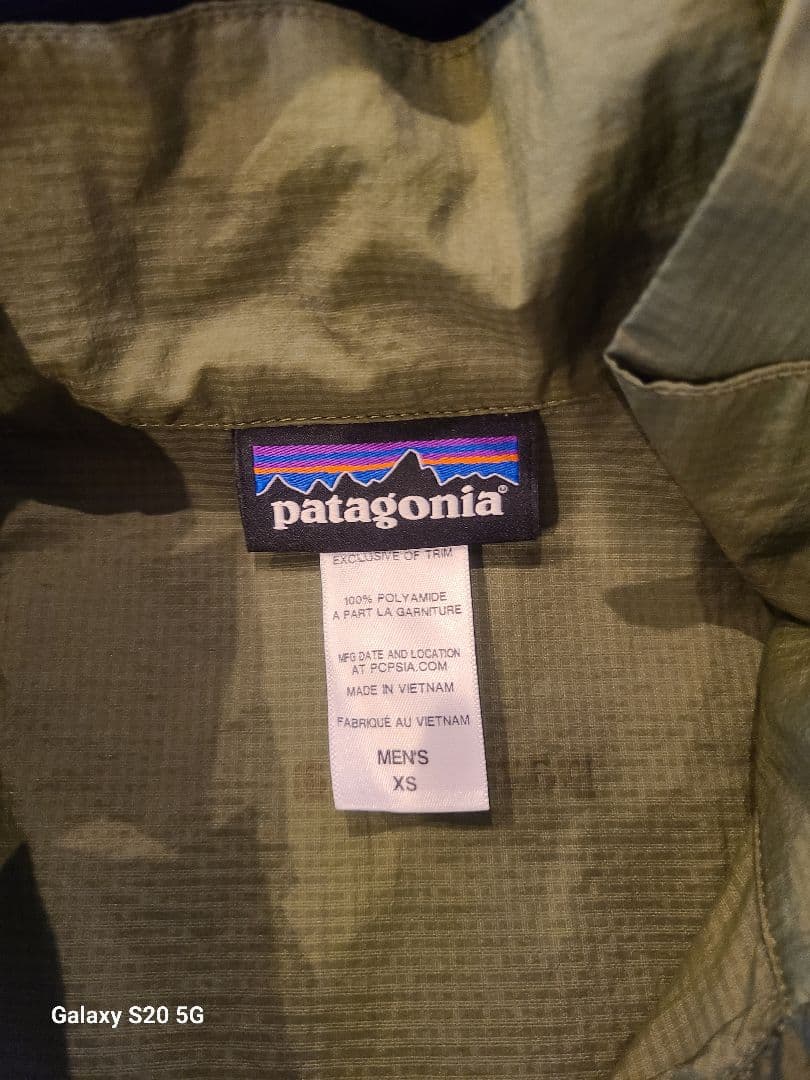 未使用　patagonia メンズ ナイロンジャケット XS オリーブグリーン