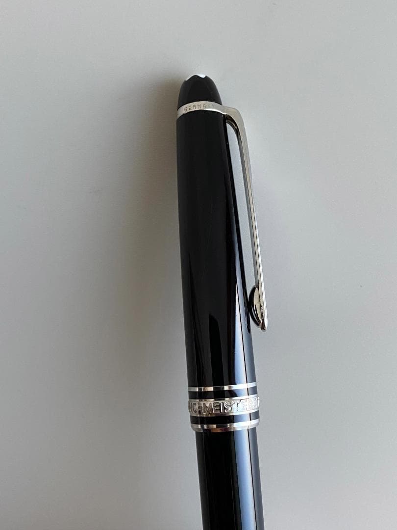 ドイツ製　モンブラン クラシック　P164　プラチナｘブラック ボールペン