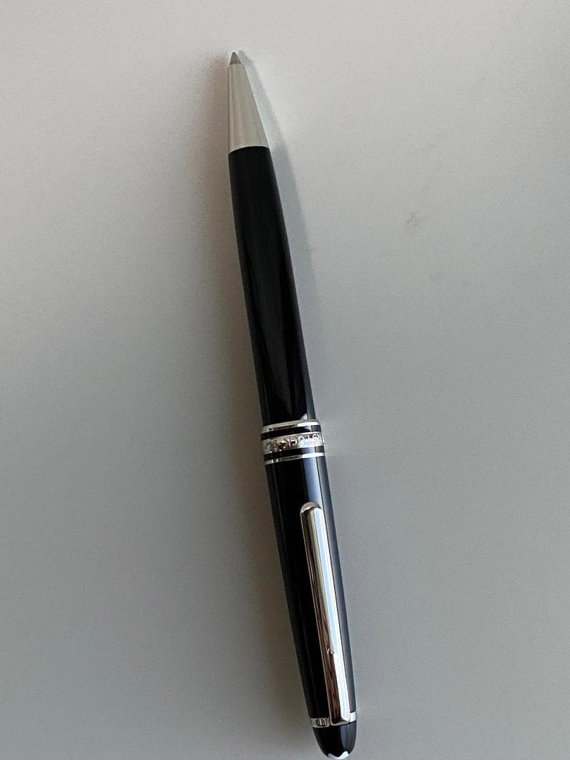 ドイツ製　モンブラン クラシック　P164　プラチナｘブラック ボールペン