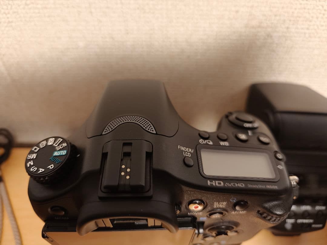 SONY α77 SLT-A77V + VG-C77AM　+　HVL-F42AM