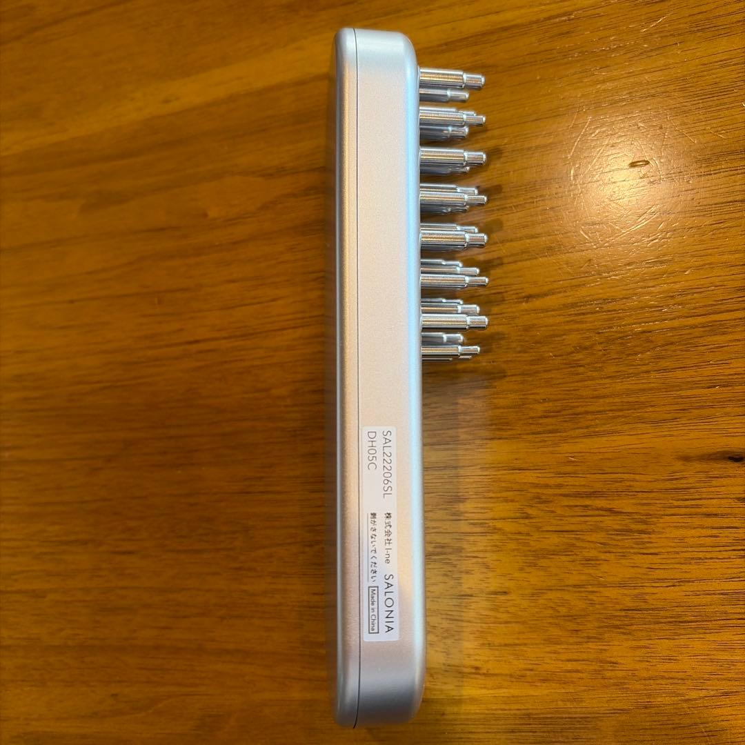 SALONIA EMS Lift Brush 美容器
