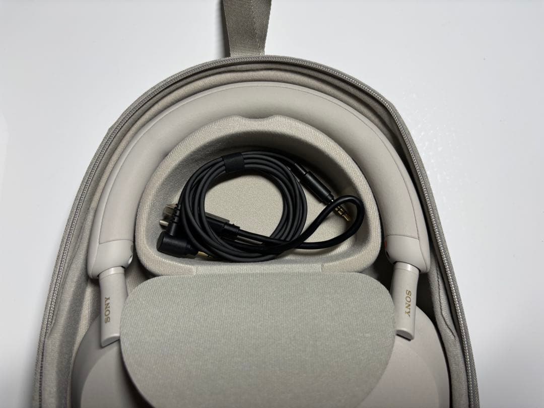 【ほぼ新品】　SONY wh-1000xm5