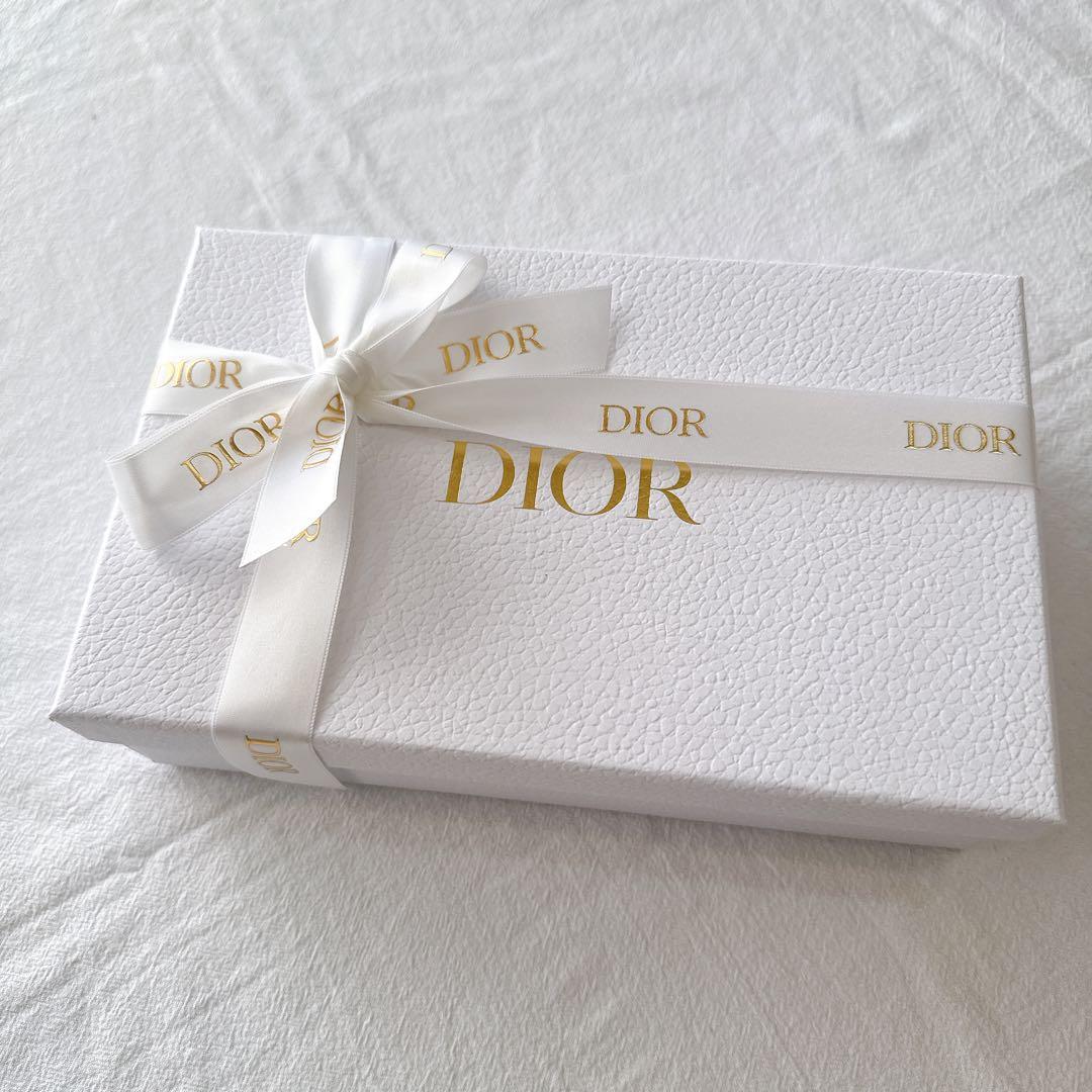 新品　DIOR iPhone 16 Pro ケース　ハートカナージュ