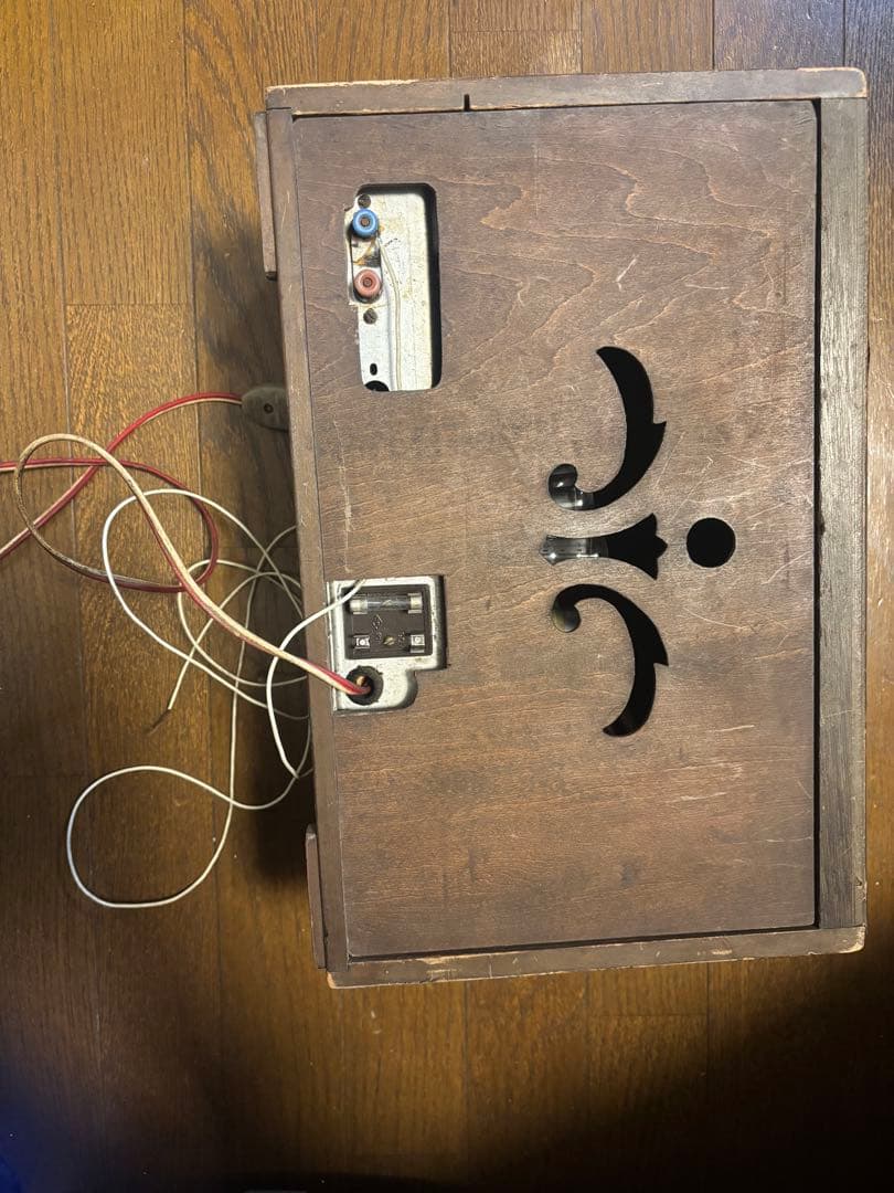 [ジャンク品]レトロ木製ラジオ 3ノブ付き