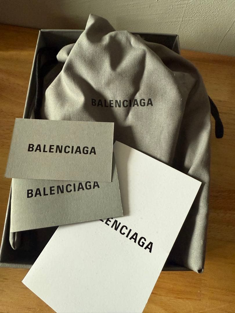 小物 BALENCIAGA PASSPORT PHONE HOLDER