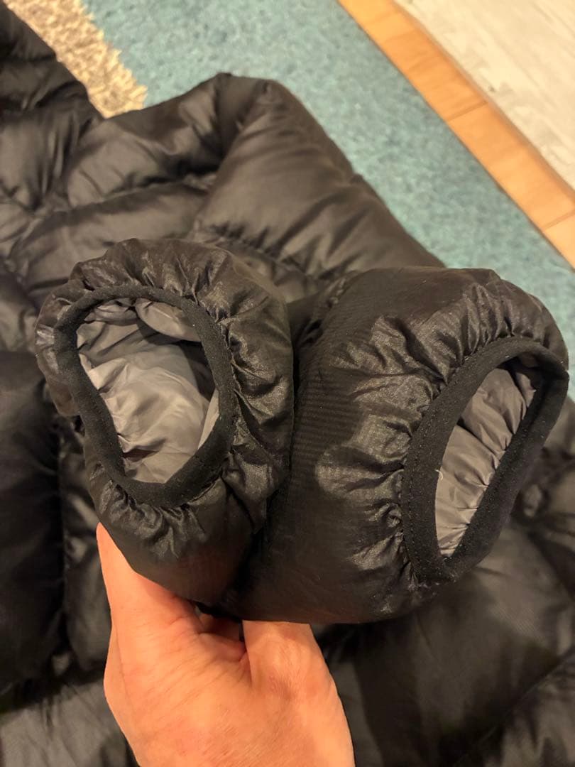 美品　モンベル　ライトアルパインダウンパーカー　収納袋付