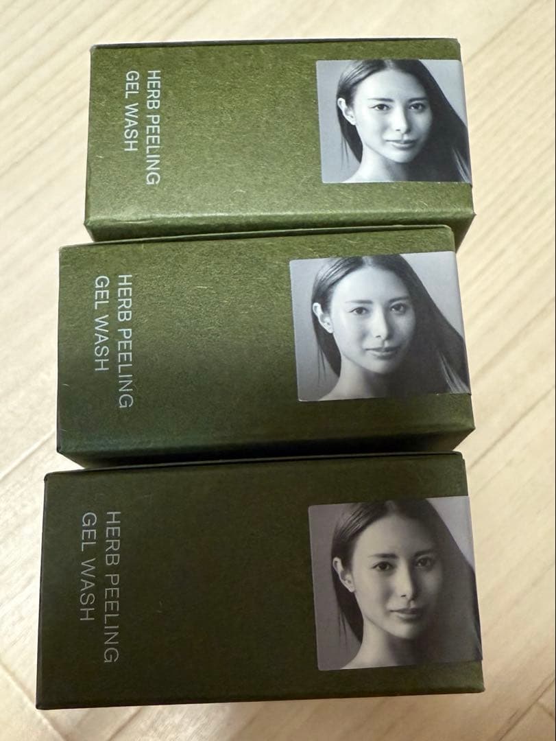 HITOto ハーブピーリングジェルウォッシュ