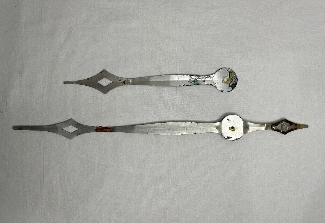 ⚪︎ハワードミラー⚪︎ 掛け時計 アンティーク調 金属製 クラシックインテリア