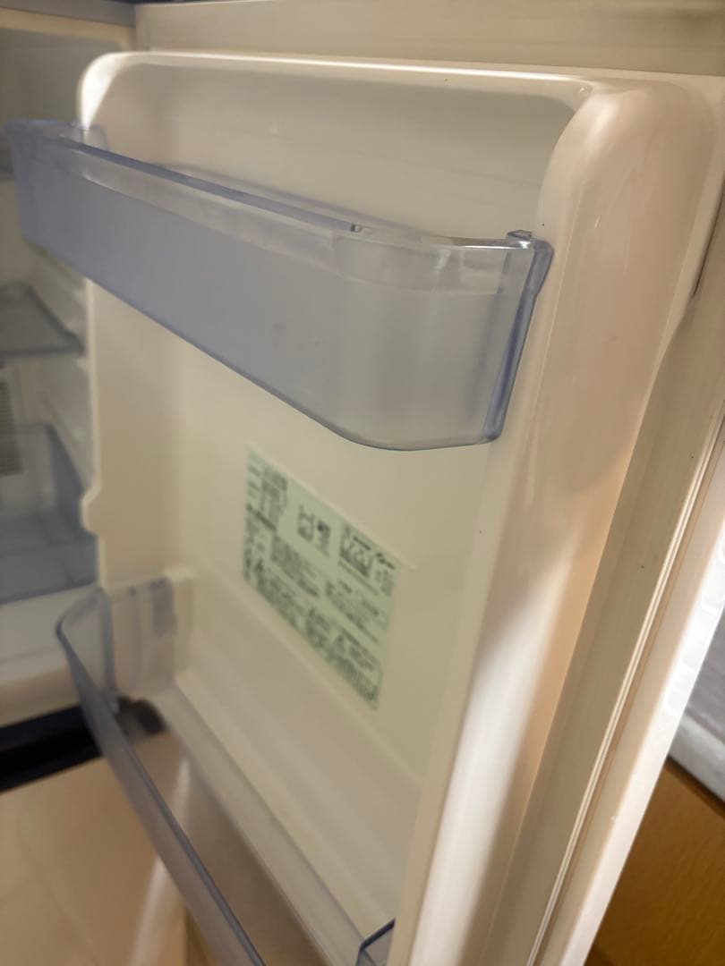 ホワイト冷蔵庫 上下二段式 収納力抜群