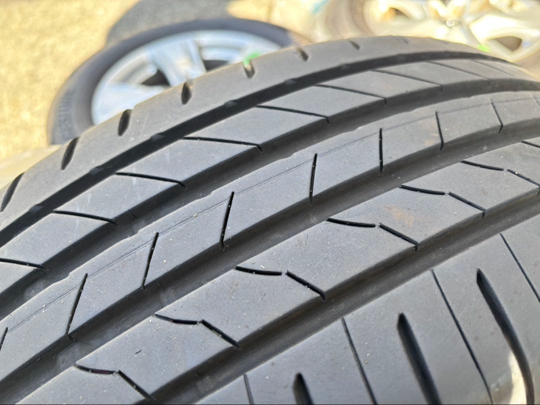 RAV4 50系　純正ホイールタイヤセット225/65/ 17インチ　送料込み