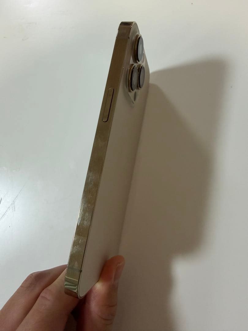 Apple iPhone 13 Pro 256GB、SIMフリー、ゴールド