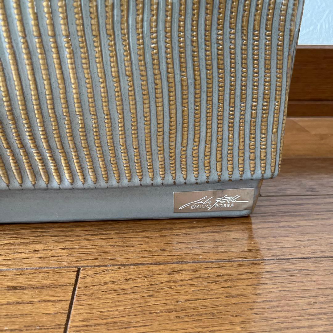 エミリオロバ 置物