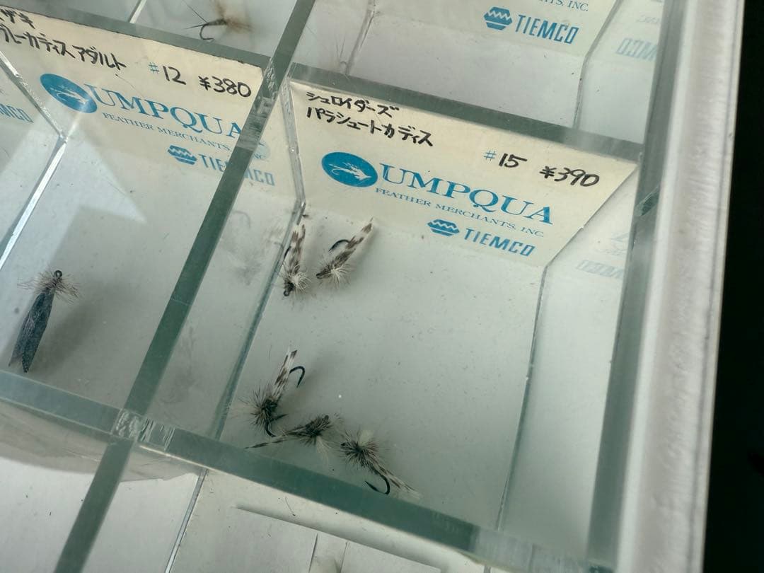 TIEMCO 完成フライ　ケースセット　貴重　フライフィッシング　ティムコ