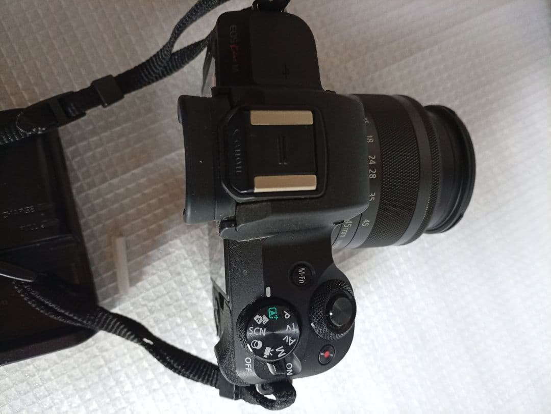 CANON Kiss M Wレンズ 15-45mm　55-200mm 美品箱付!