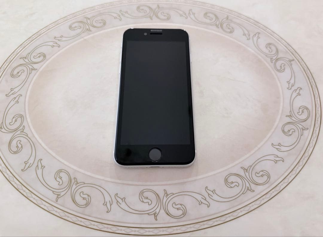 Apple iPhone SE (第2世代) ホワイト64GB 中古品