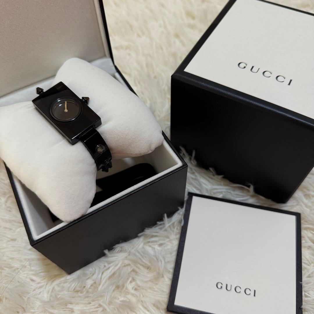GUCCI ブラック スクエアフェイス 時計　ヴィンテージ