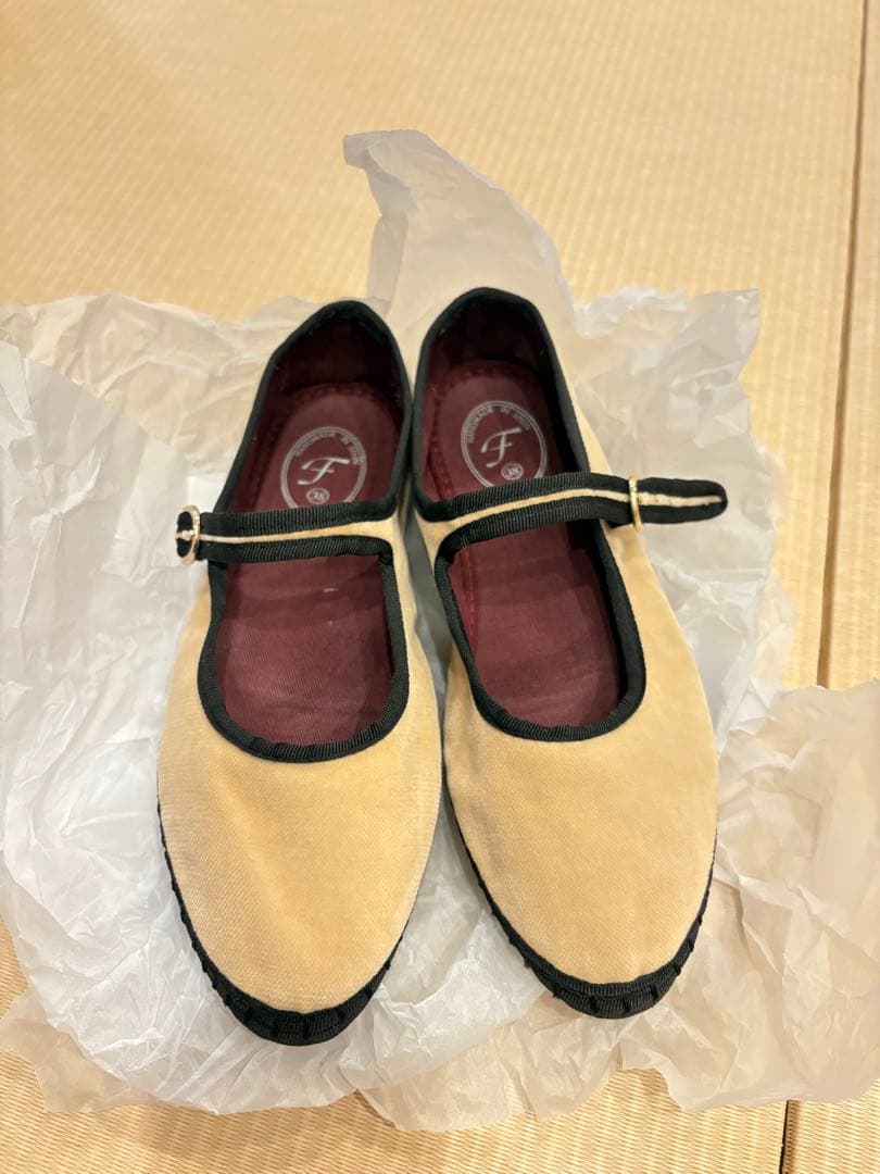 フラべラス　フラットシューズ