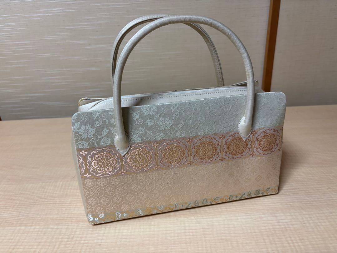 和装用バッグ クリーム色 花柄金箔模様