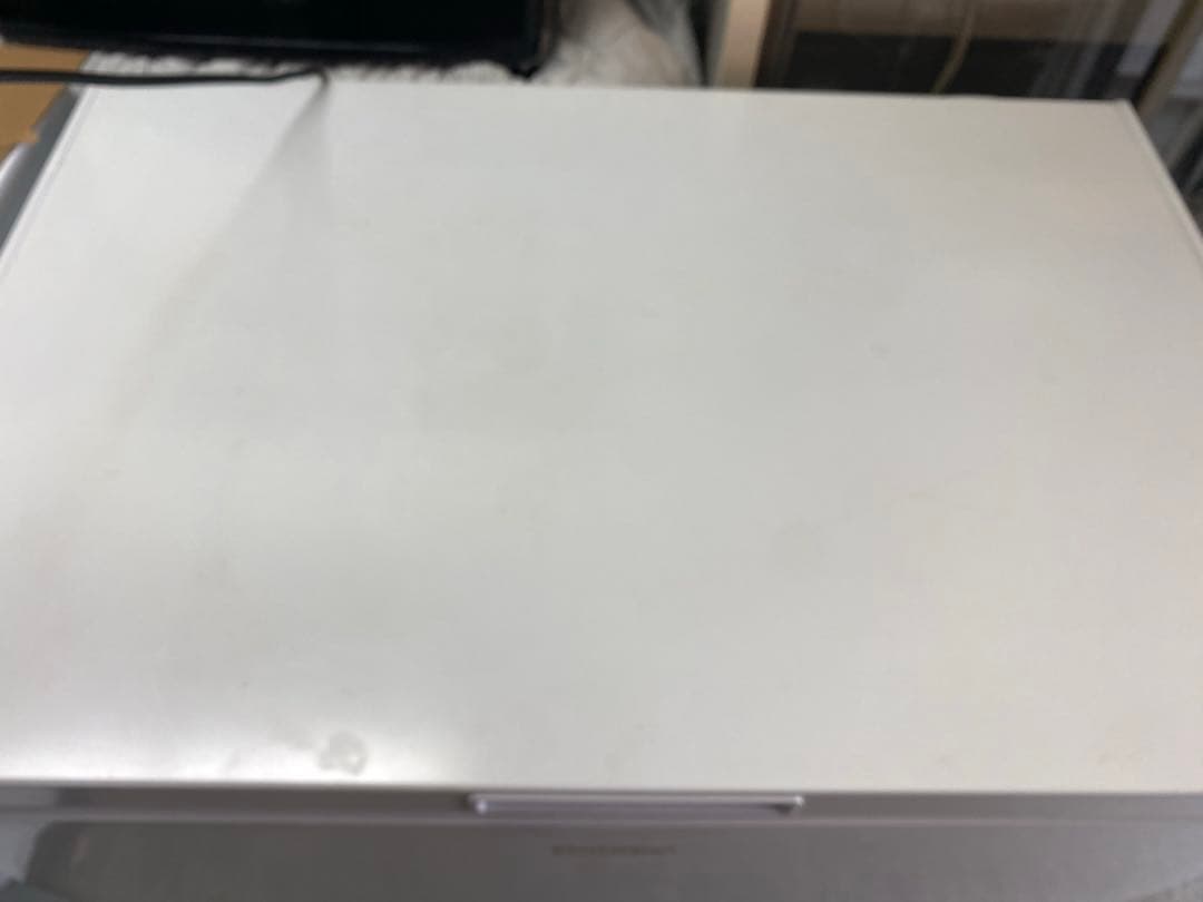 近隣地域限定送料無料 美品 2024年製 COMFEE' 冷凍庫RCC199WH